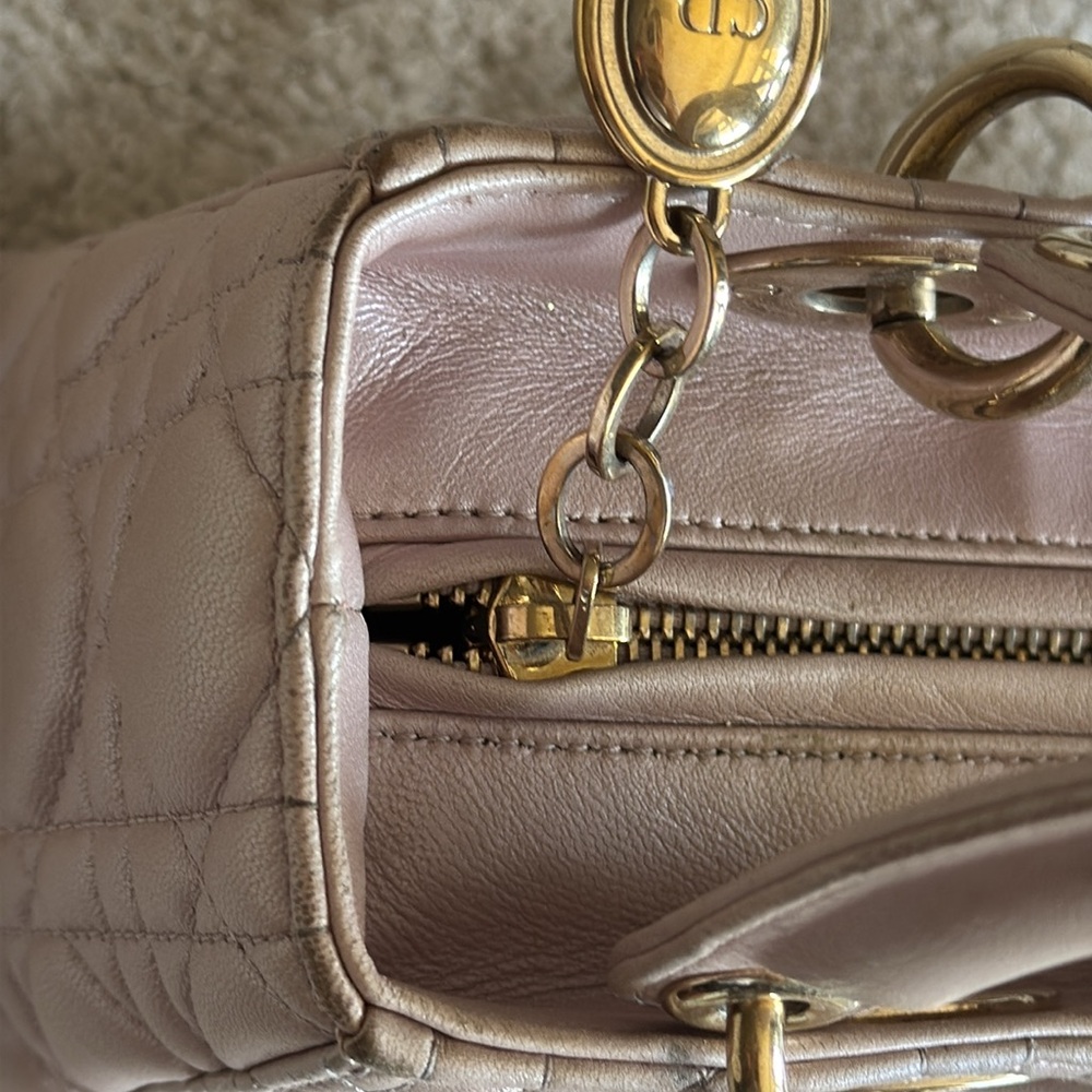 Dior Medium Lady Bag in pink  lambskin leather with Cannage stitching - Picture 14 of 16